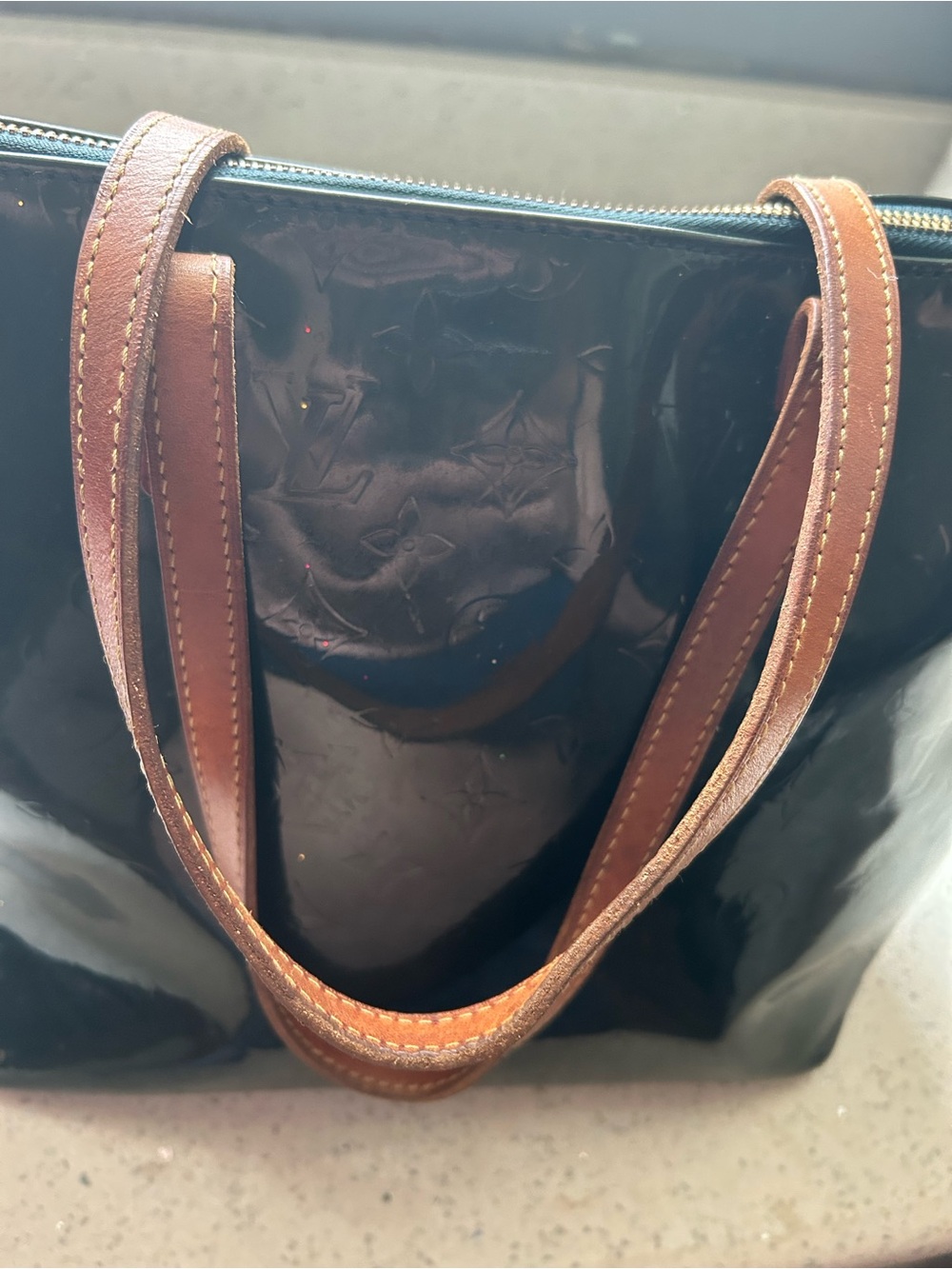 Louis Vuitton Bellevue patent leather vernis tote bag in black - Picture 7 of 8